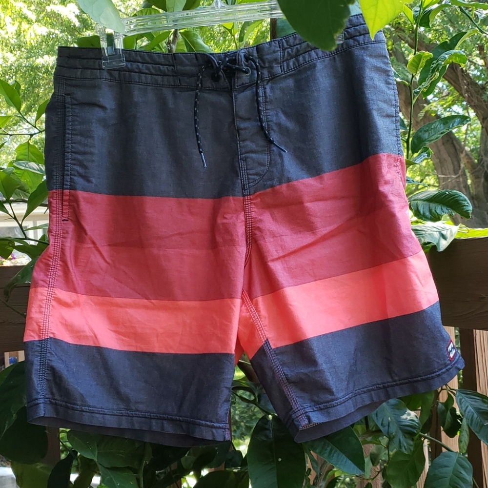 Billabong Men Shorts 32 - Picture 1 of 6